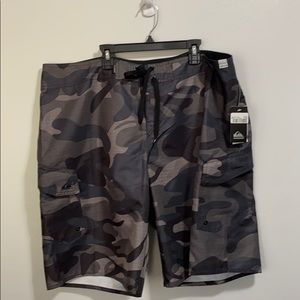 NWT quicksilver men’s hybrid shorts 40 camo